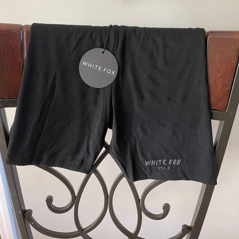 🖤✨🆕White Fox black onyx, ribbed bike shorts NWT - Picture 1 of 5